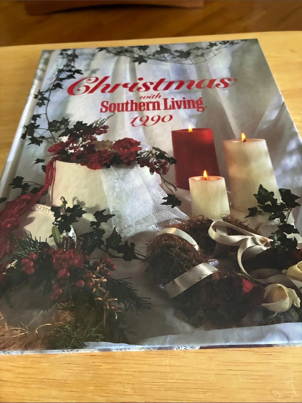 Southern Living Christmas 1990 Hardcover - Red, Cream, Green